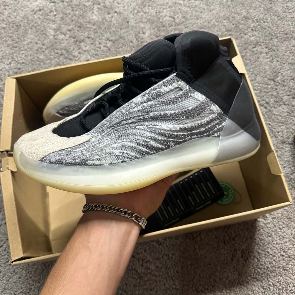 Adidas Yeezy Quantum QNTM Basketball Size 9